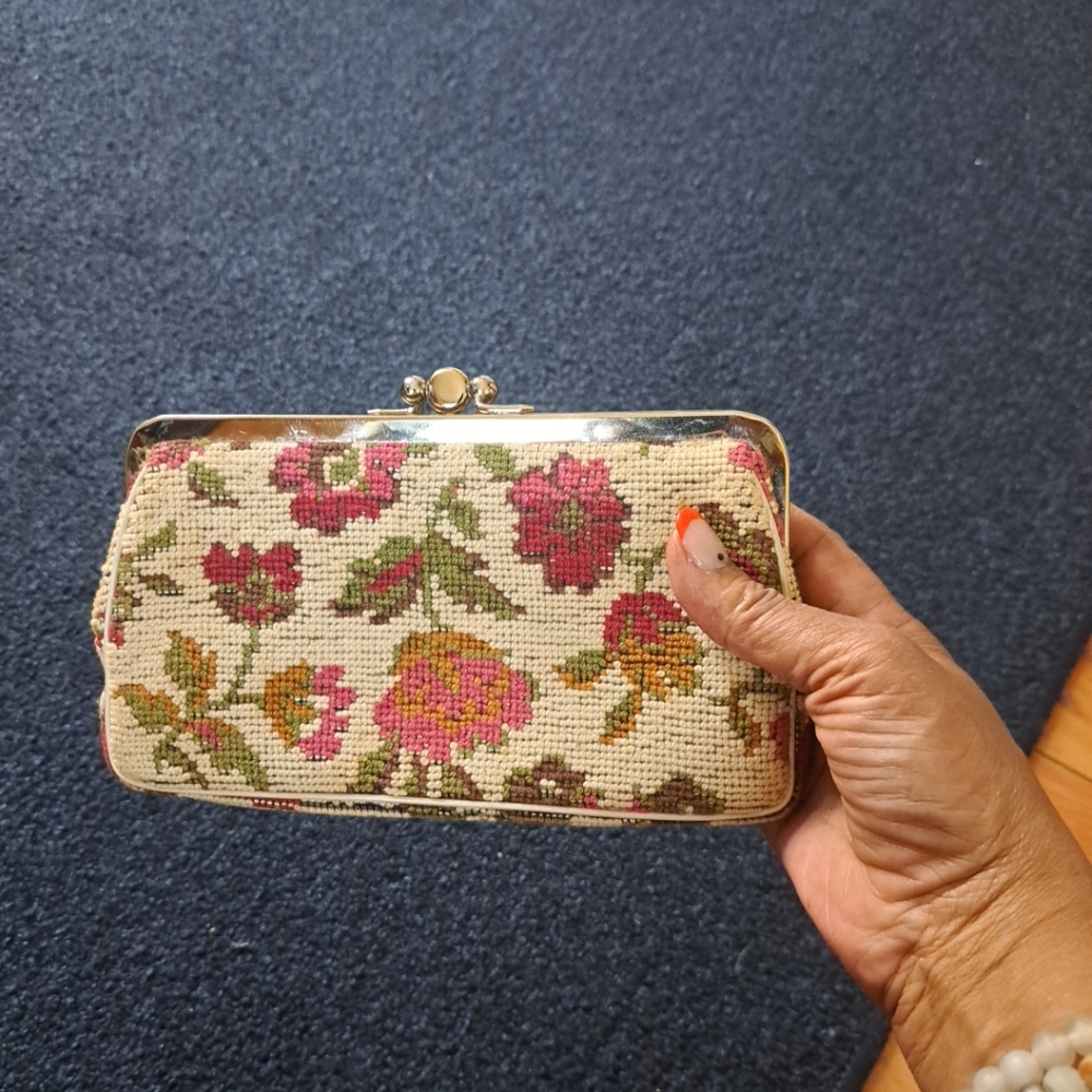 Vintage Max Mayer Floral Embroidered handbag